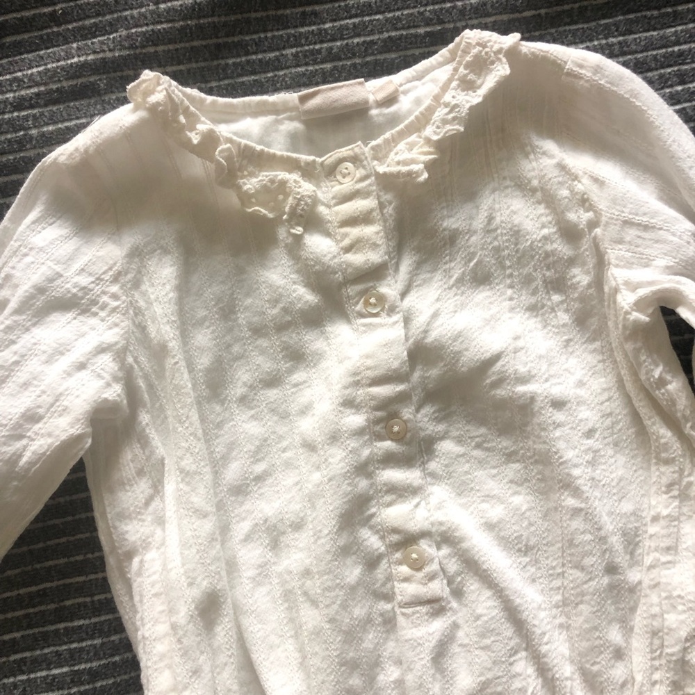 MinyMo Off White Ruffled Kids Onsie - Picture 2 of 4